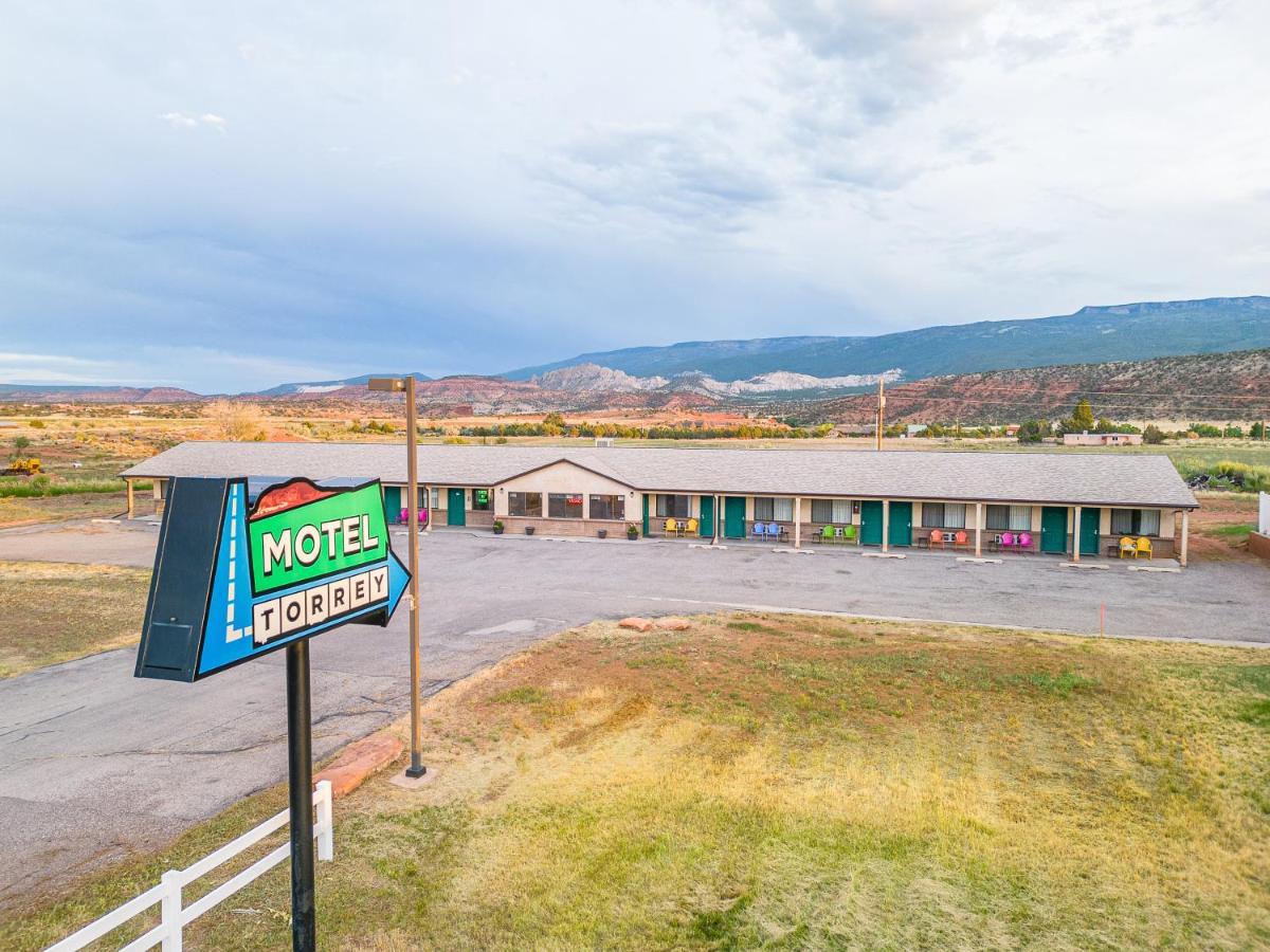 Motel Torrey Exterior photo